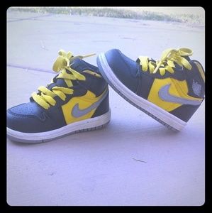 Nike toddler sneakers